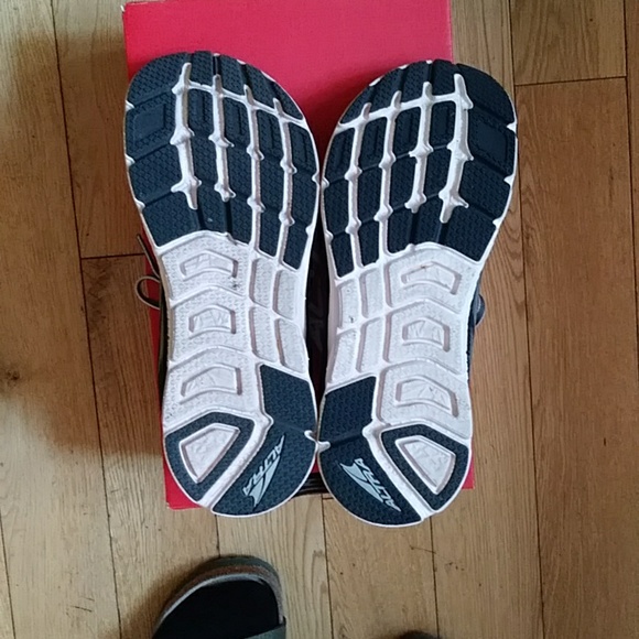 New Altra Rivera 2. Running shoe. - Picture 3 of 8